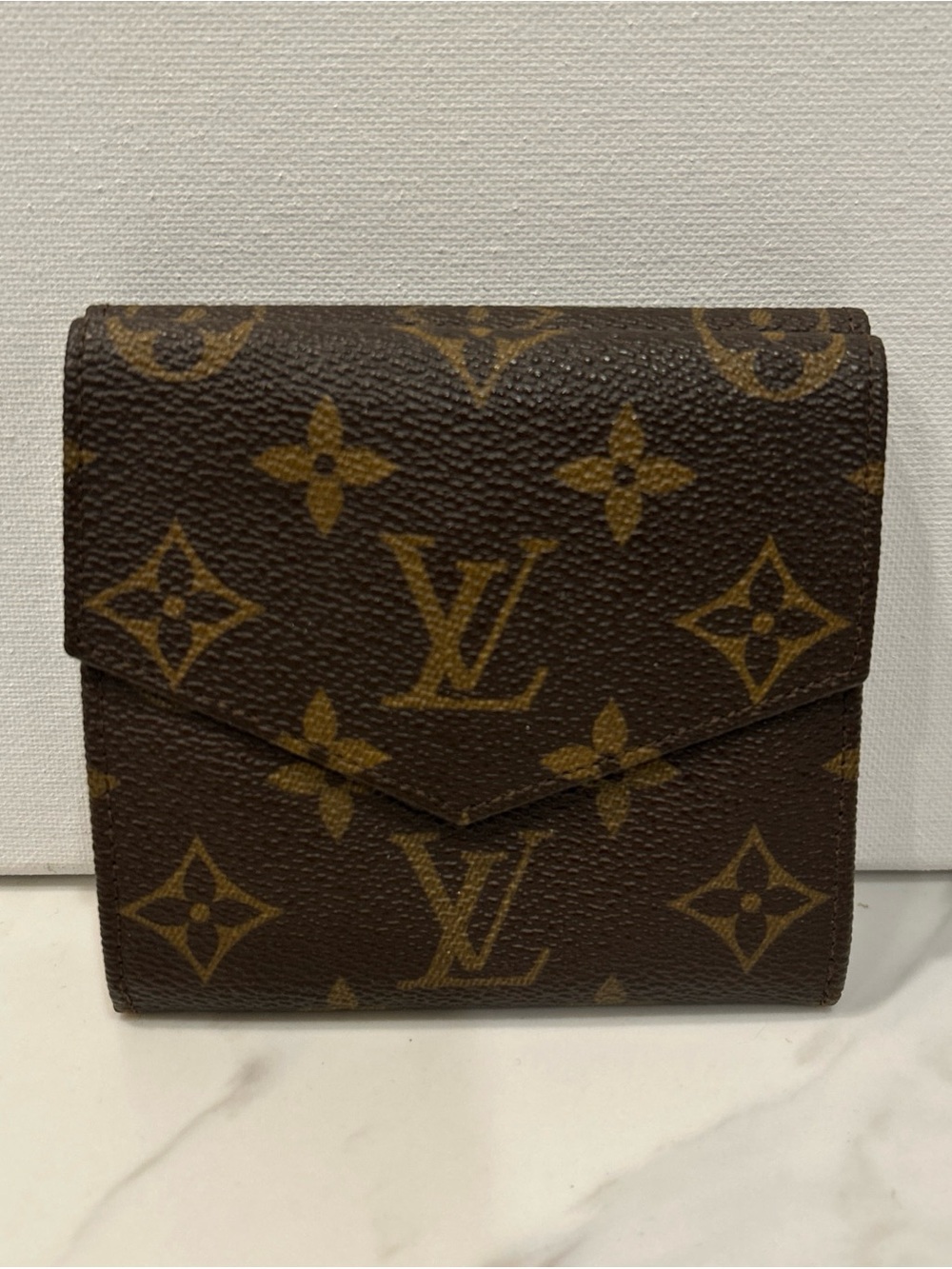 Louis Vuitton Elise Wallet Monogram LV Excellent Condition Authentic Two Sided
